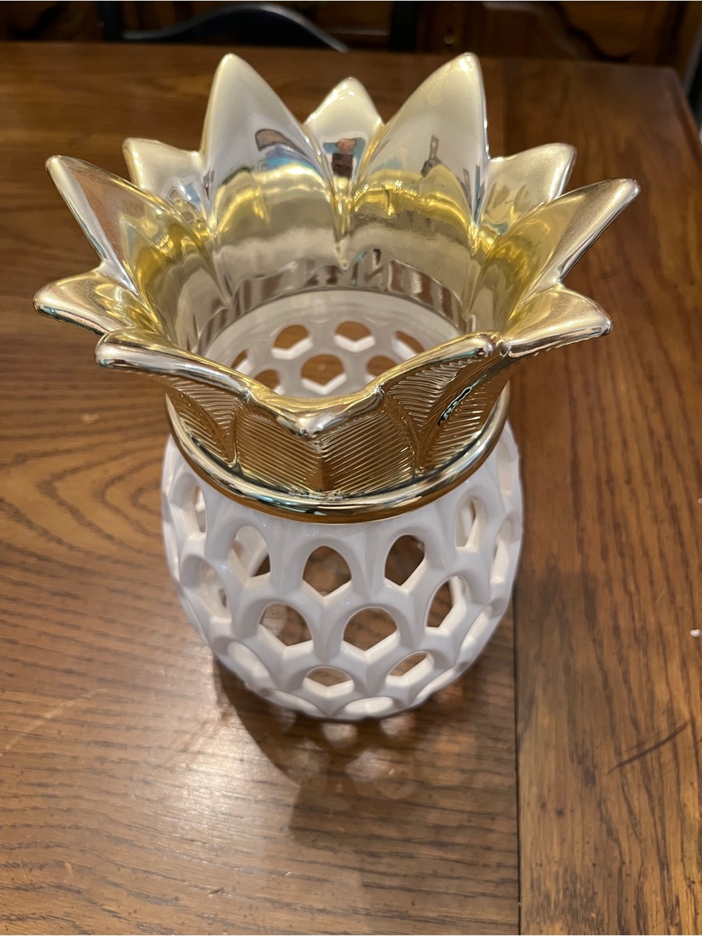 Gold and White Ceramic Pineapple Candle Holder - No‎ base
